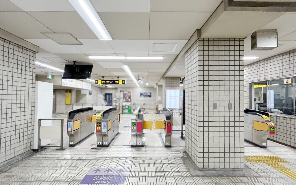 西長堀駅の改札口