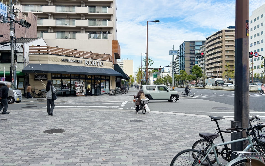 KOHYO堀江店前の横断歩道